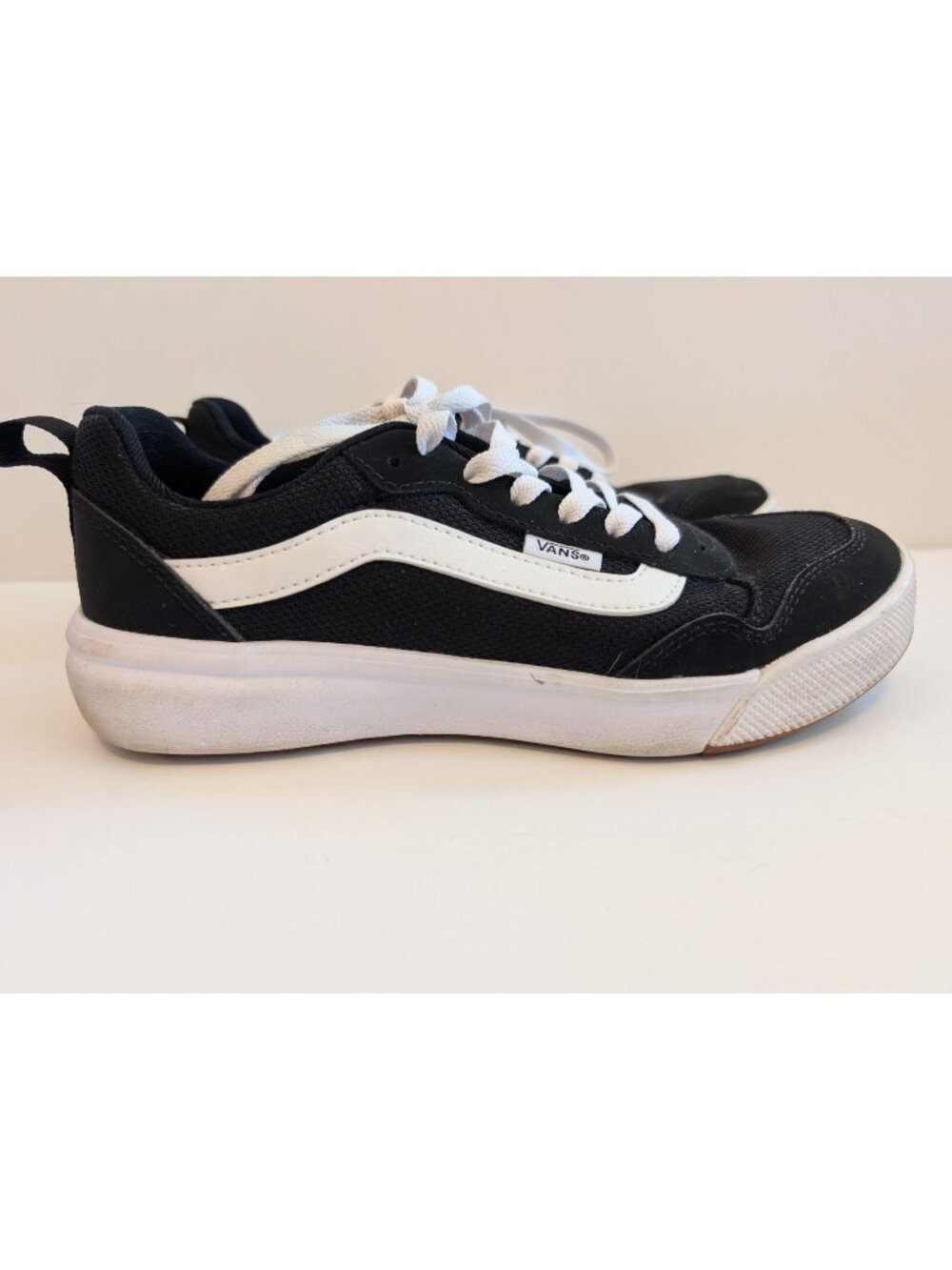 Women's Black and White Vans Range EXP Low-top Sneakers Size 7 Casual Streetwear